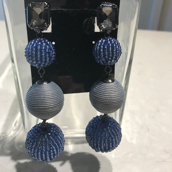 Banana Republic clip earrings - Picture 1 of 3